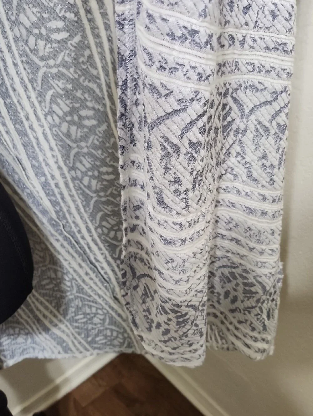 Free People Grey & White Patterned Open Front Fringe Kimono Size XS/S Swim Cover - Picture 8 of 9